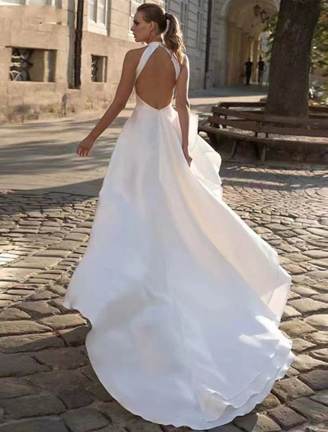 Wholesale  Reception Open Back Casual Wedding Dresses A-Line Halter Sleeveless Court Train Satin Bridal Gowns With Solid Color Summer Fall Wedding Party