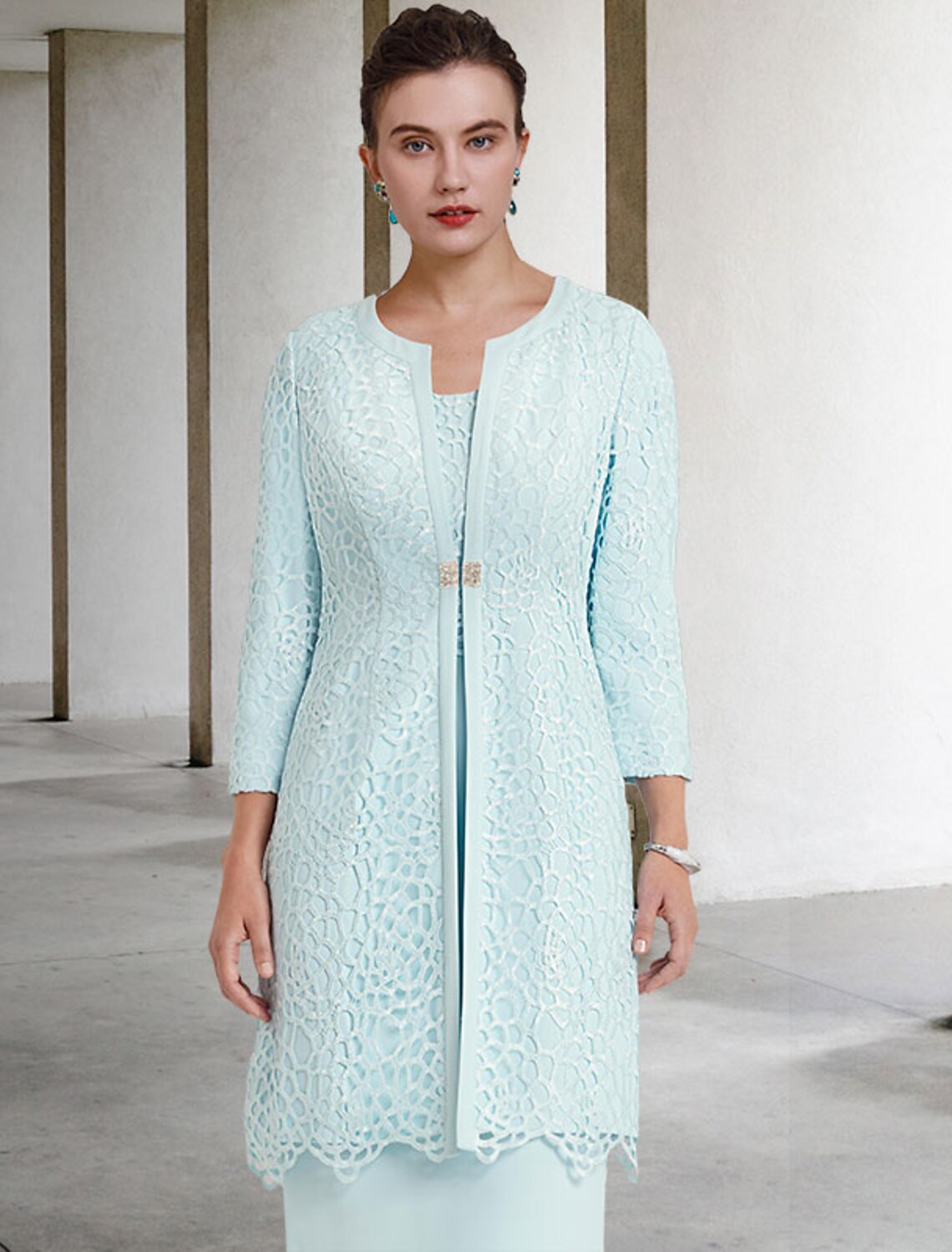 Wholesale  Two Piece Sheath / Column Mother of the Bride Dress Church Elegant Jewel Neck Knee Length Lace Stretch Chiffon Half Sleeve Jacket Dresses with Crystal Brooch