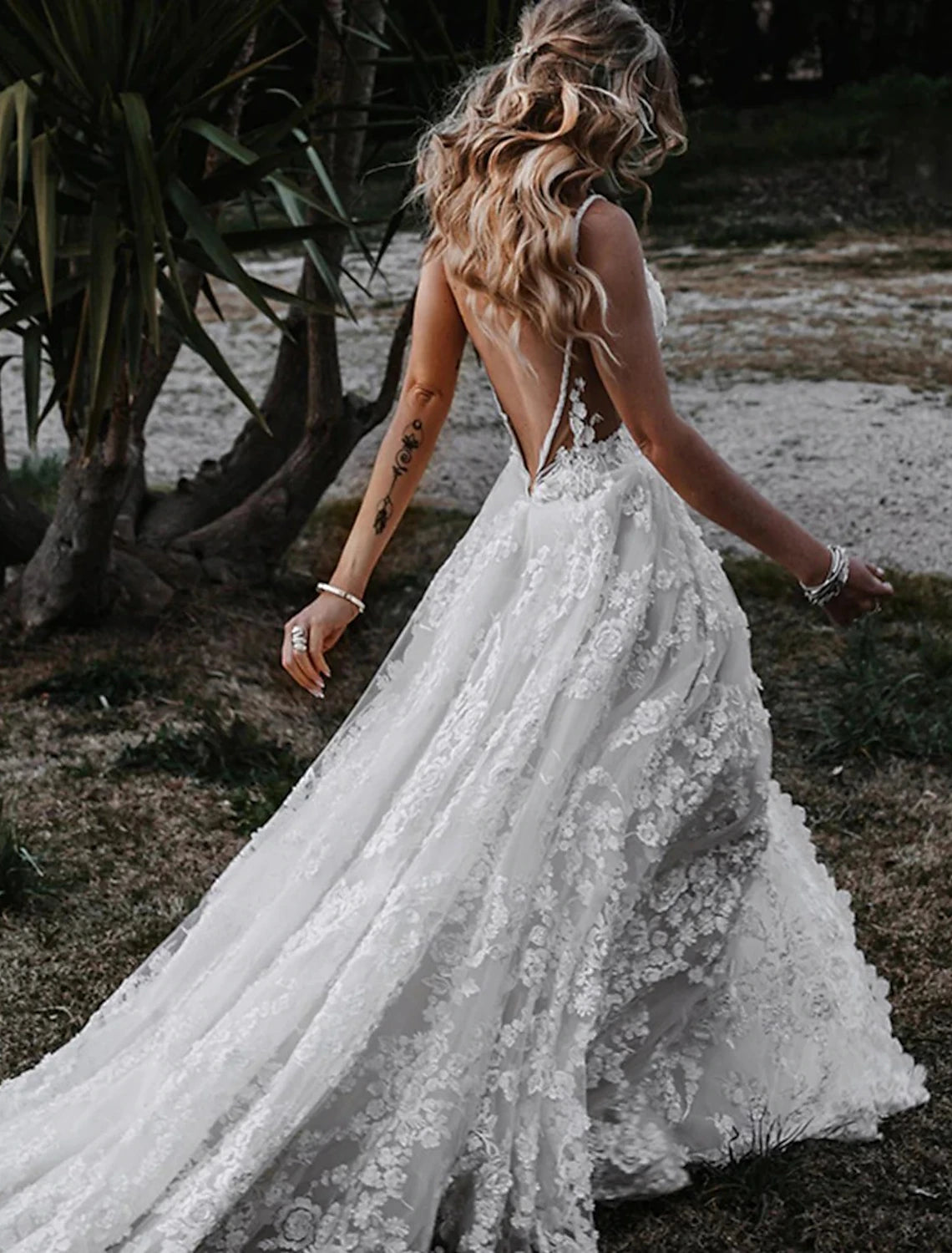 Wholesale  Beach Sexy Boho Wedding Dresses A-Line Sweetheart Camisole Spaghetti Strap Court Train Lace Outdoor Bridal Gowns With Appliques Split Front 2023 Summer Wedding Party, Women‘s Clothing