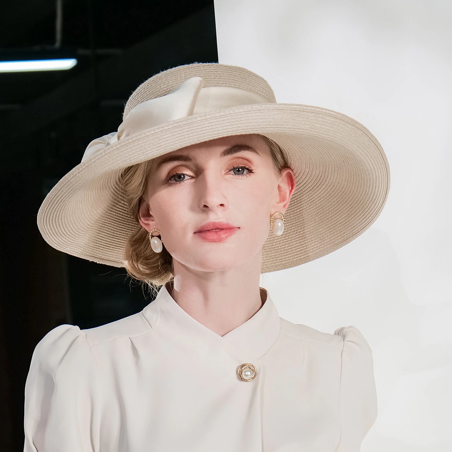 Wholesale Hats Polyester Fiber Bowler / Cloche Hat Straw Hat Sun Hat Wedding Casual Elegant Wedding With Bowknot Headpiece Headwear