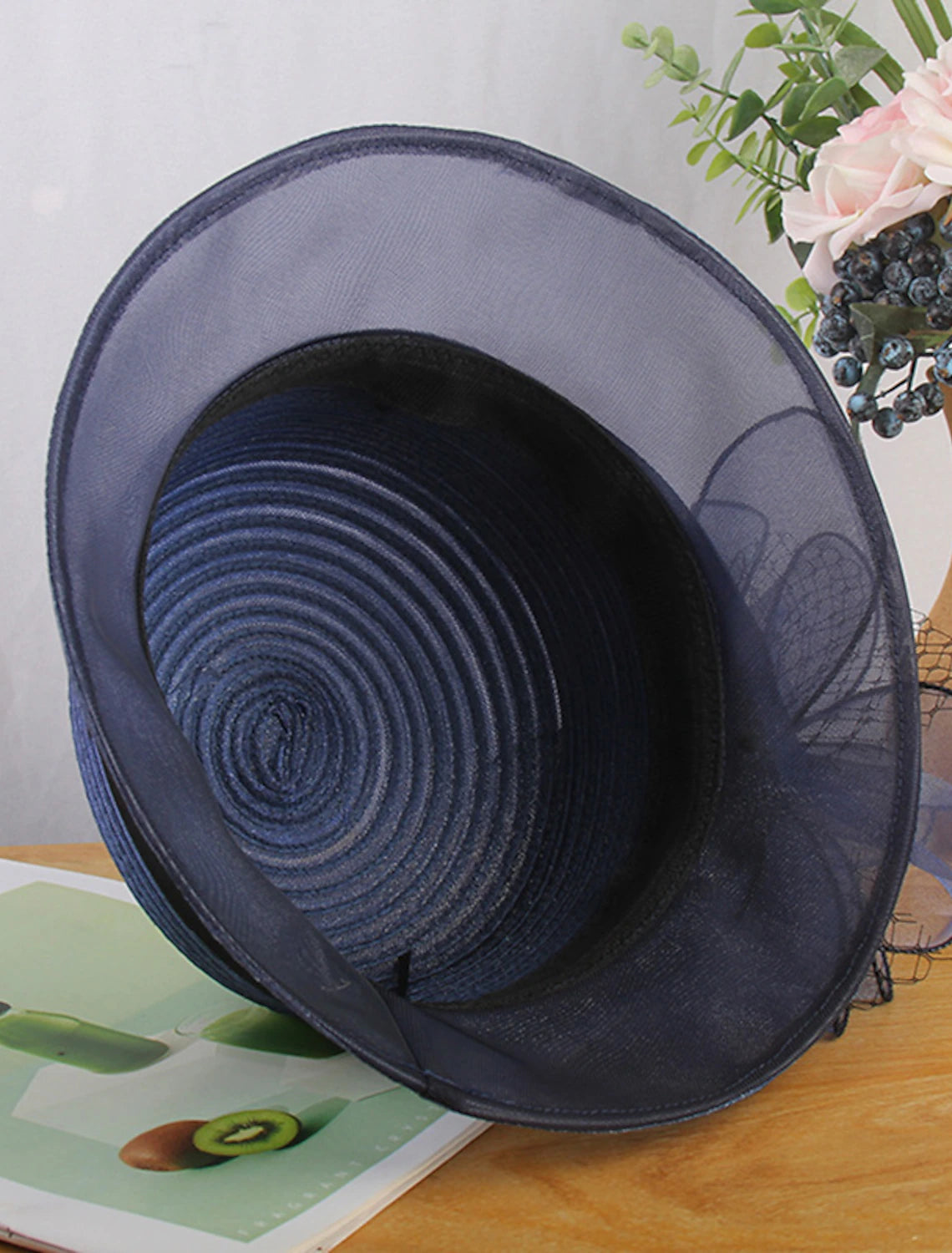 Wholesale Hats Net Straw Bucket Hat Straw Hat Sun Hat Formal Kentucky Derby Horse Race Ladies Day Vintage Style Elegant Wedding With Floral Appliques Headpiece Headwear