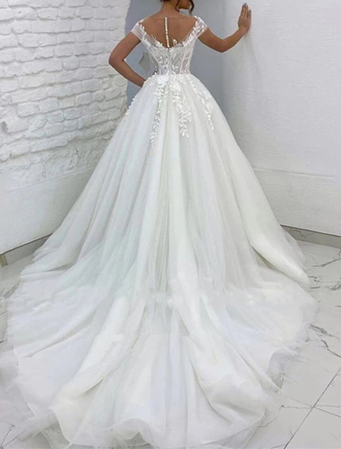 Wholesale Formal Wedding Dresses Ball Gown V Neck Cap Sleeve Chapel Train Lace Bridal Gowns With Appliques