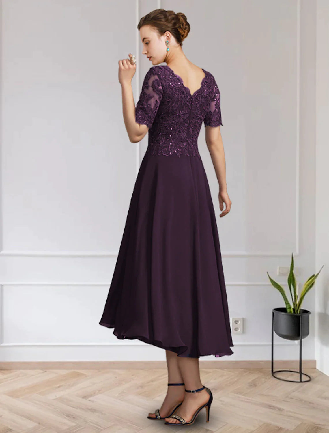 Wholesale A-Line Mother of the Bride Dress Wedding Guest Elegant V Neck Floor Length Chiffon Lace Short Sleeve with Appliques Fall